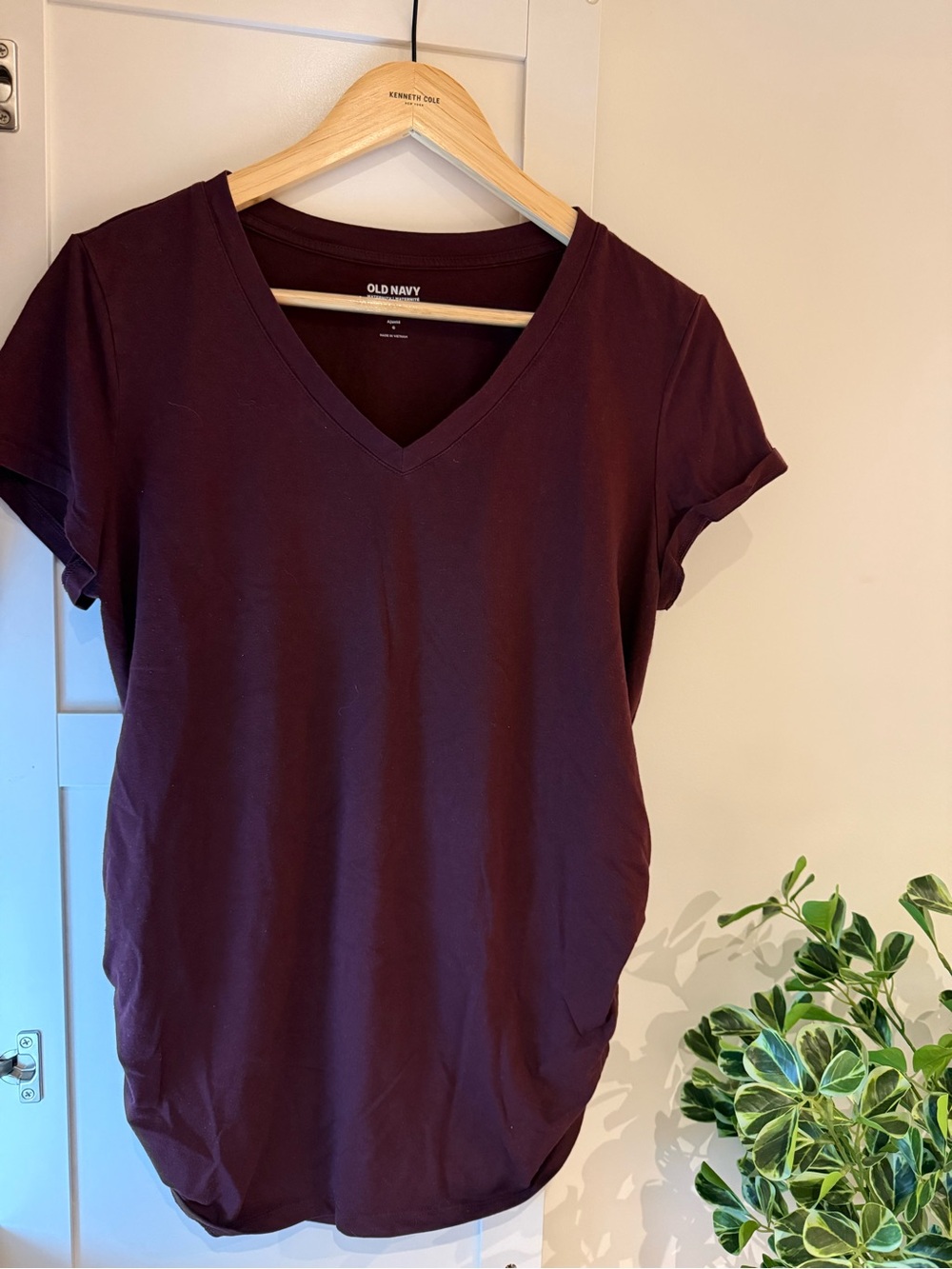 Old Navy maternity tee
